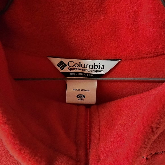 Fleece Red Vest - Picture 2 of 3